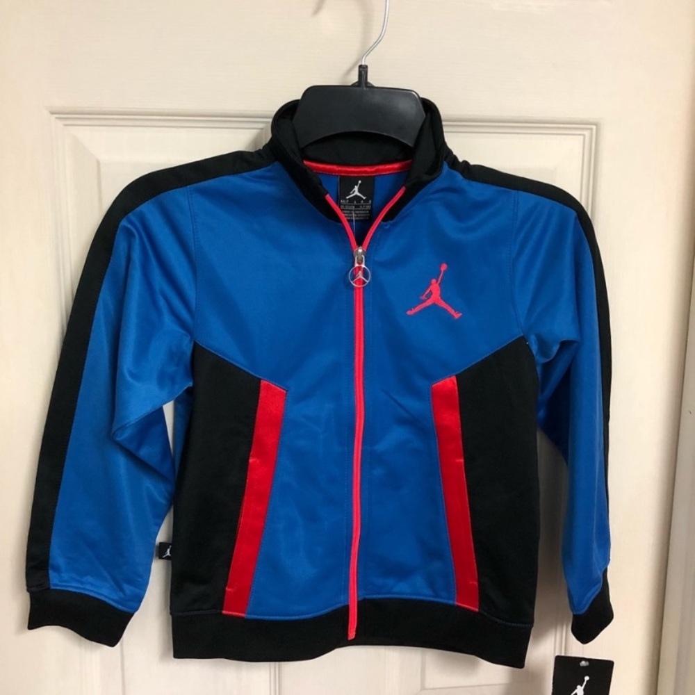 NWT - Air Jordan Boys Sz 6/7 Zip Jacket